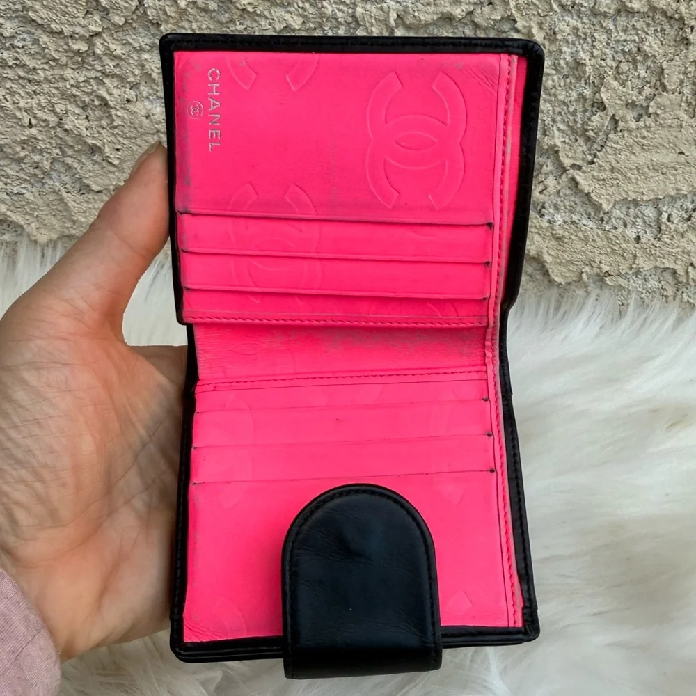 CHANEL Cambon line bi fold quilted leather compact wallet - Picture 5 of 17